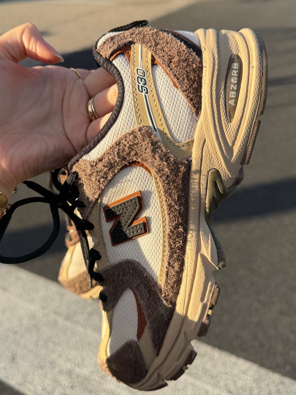 New Balance 530 Athletic Shoe - Dark Mushroom / Incense / Linen